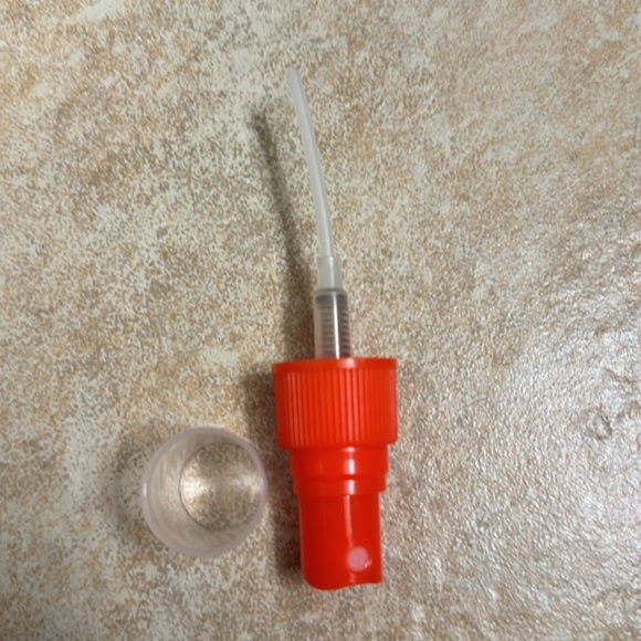 EMPTY Tower 28 Beauty Mini SOS Daily Rescue Facial Spray with Hypochlorous Acid - Picture 4 of 4